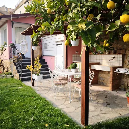 Holiday home Florinda Lemon's *